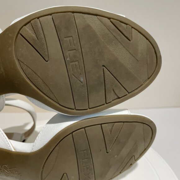 Life Stride Rosetta Ankle Strap Sandals Shoes Women's 6M White Comfort Classic - Picture 10 of 11